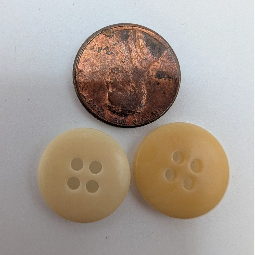 Gucci Buttons Cream Tan 16mm Logo 4-Hole Engraved 2pc Set Replacement Round